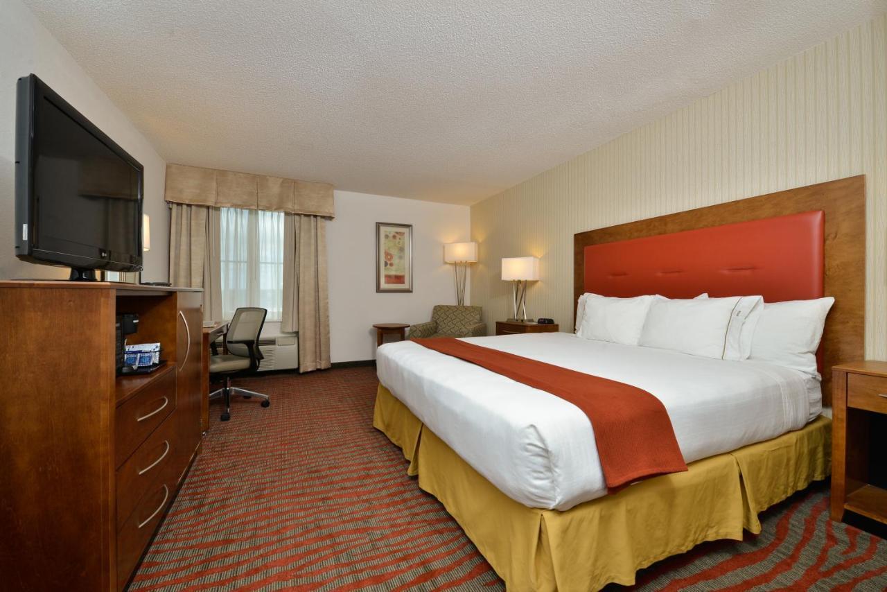 Holiday Inn Express Boston-Milford By Ihg Eksteriør bilde