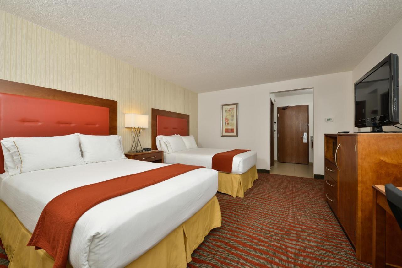 Holiday Inn Express Boston-Milford By Ihg Eksteriør bilde