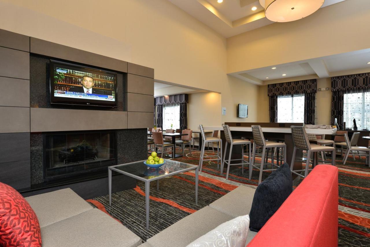 Holiday Inn Express Boston-Milford By Ihg Eksteriør bilde