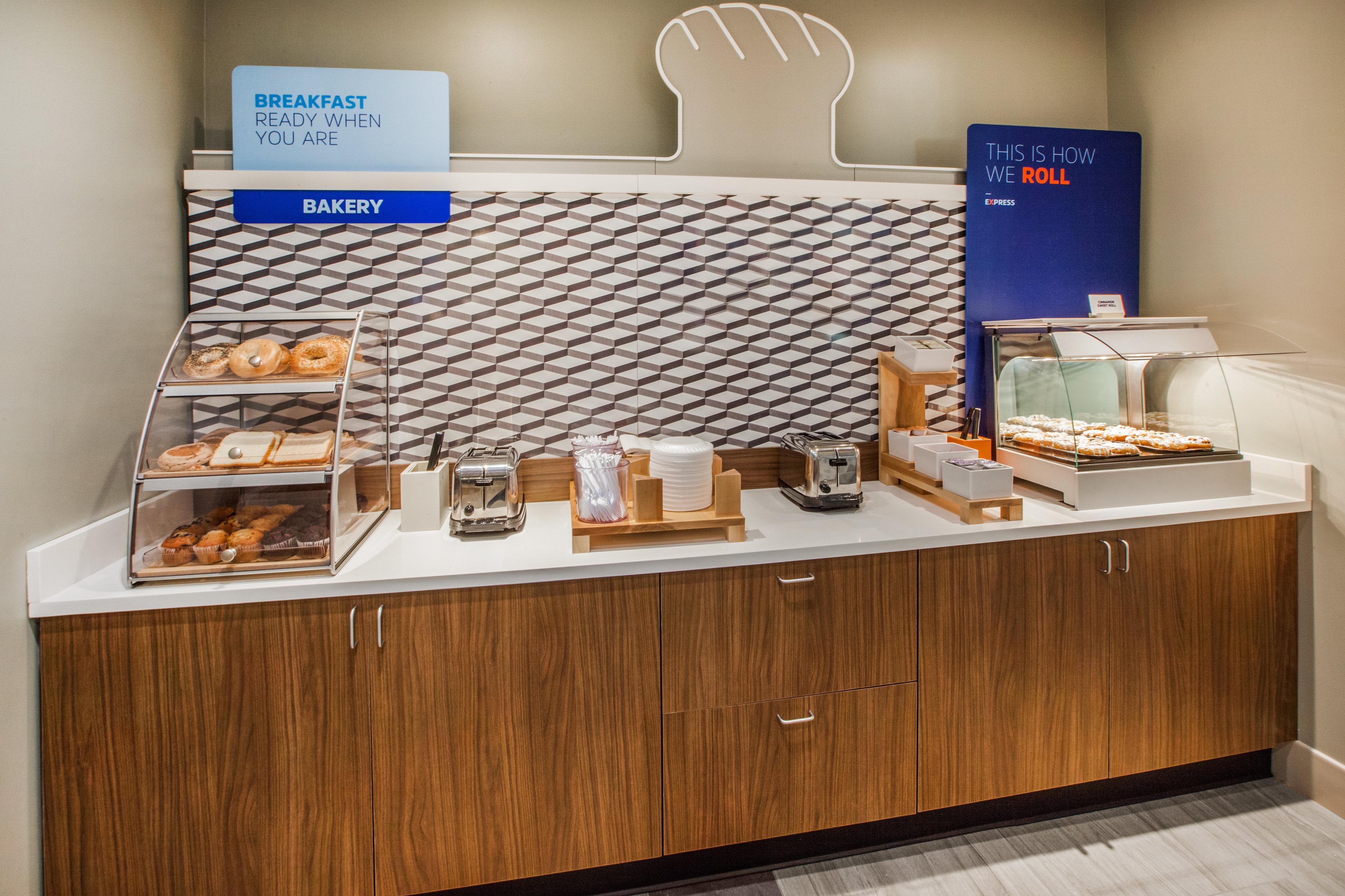 Holiday Inn Express Boston-Milford By Ihg Eksteriør bilde