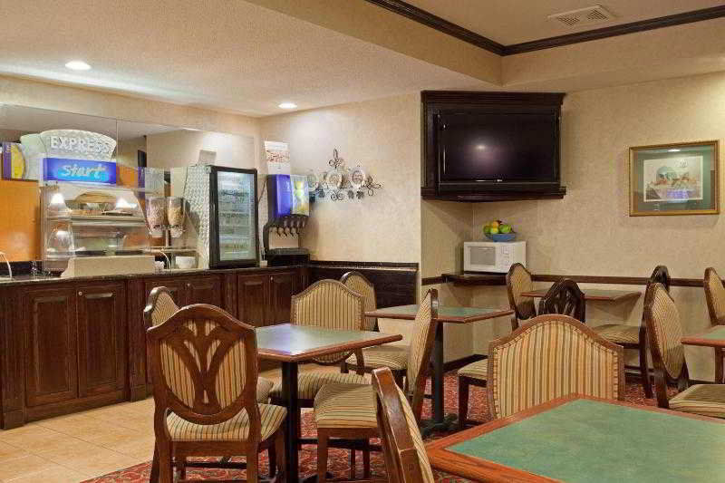 Holiday Inn Express Boston-Milford By Ihg Restaurant bilde